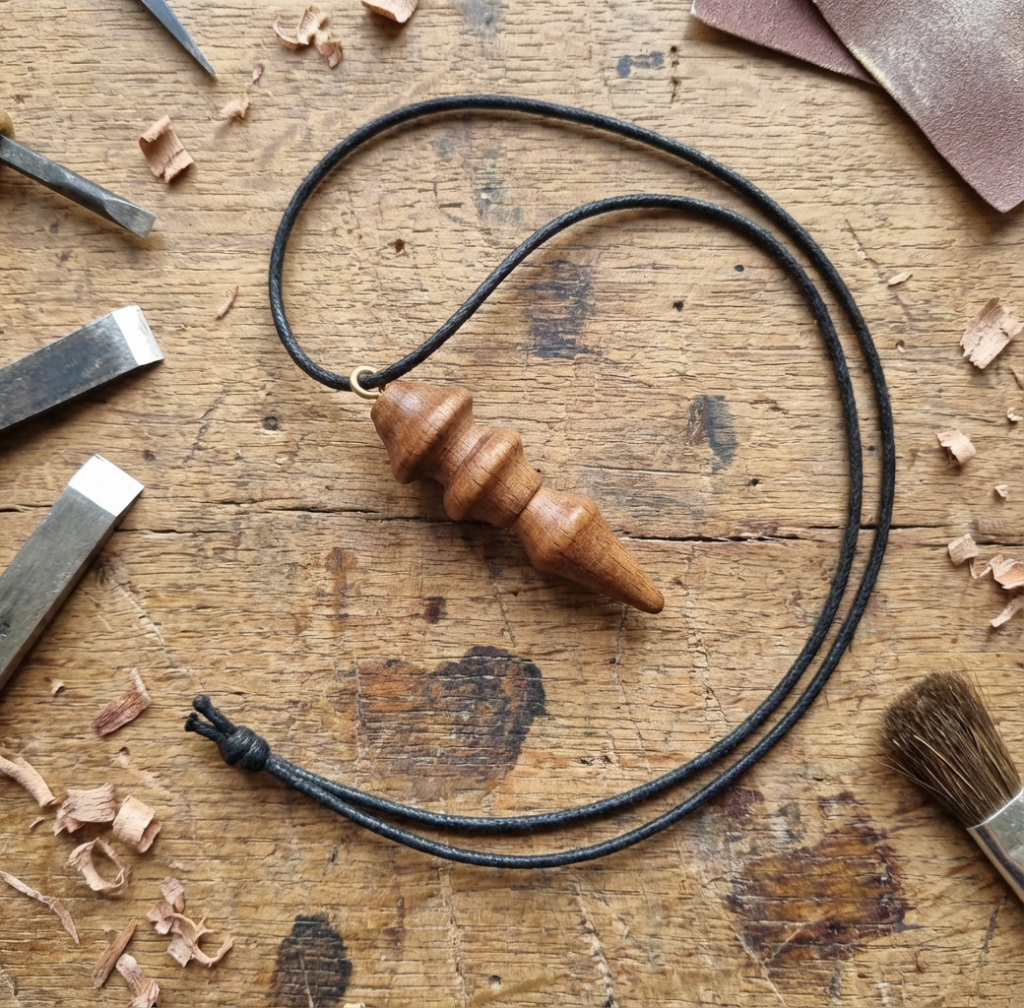 آویز گرنبند