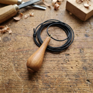 آویز گرنبند چوبی دوک